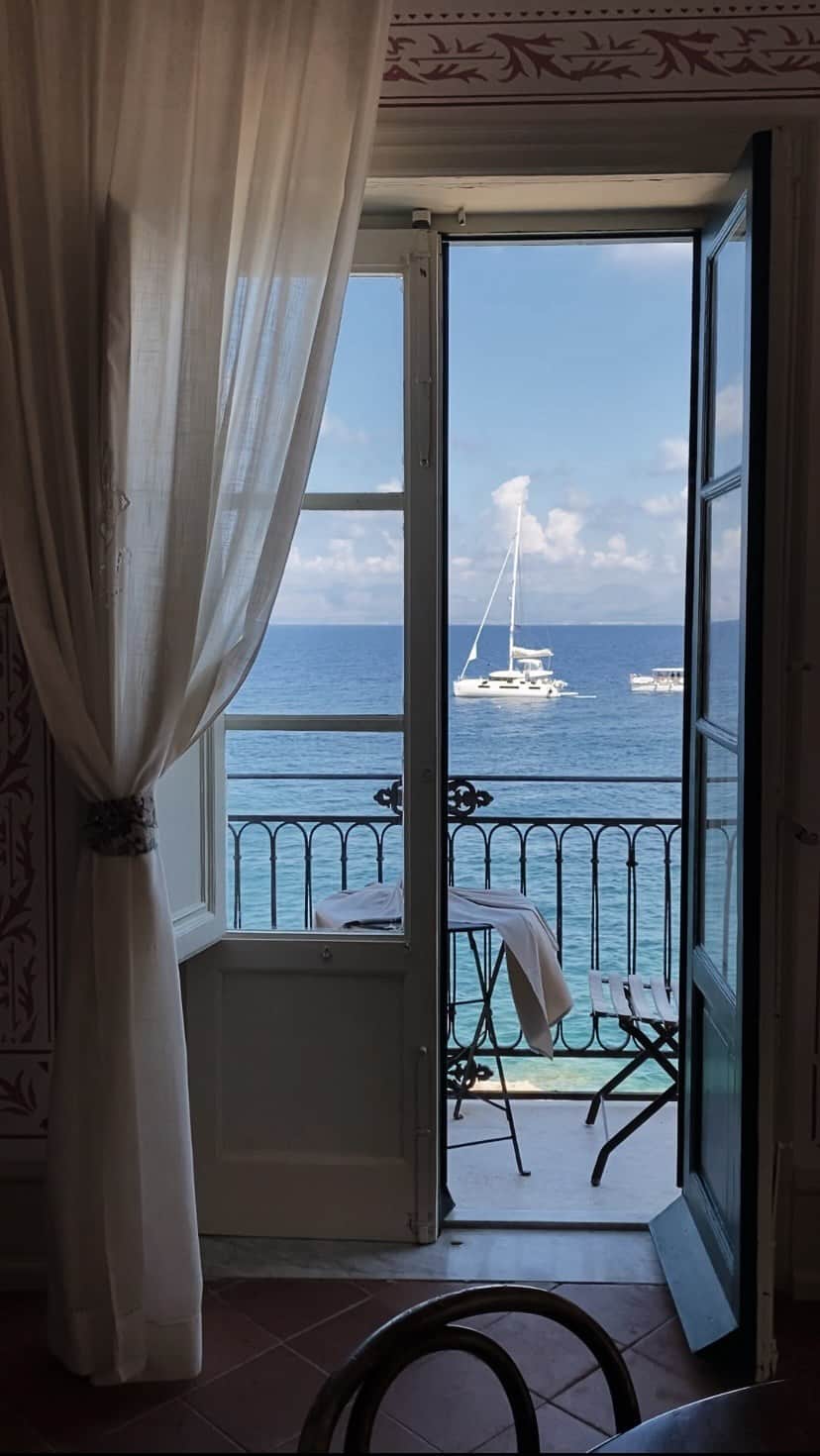 ケルシー・ロビンソンのインスタグラム：「An island paradise in Favignana✨  #reels #favignana #sicily #italytravel」