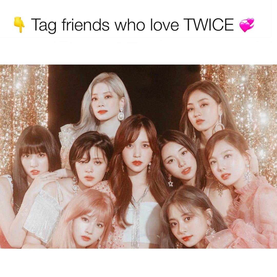 ナヨンのインスタグラム：「BRAND NEW SALE 🎉💋 😍 Upgrade your TWICE MERCH collection now! www.kpopersify.com 🛍 🌈 TAG your friends to buy you 🙆🏻‍♀️ ✨ Get Yours NOW At The Link In My Bio ☝🏼 🌍 Worldwide FREE Delivery ✔️ Use code ‘SEP21’ to get discount 10% off ✨Follow @kpopersify for more TWICE deals! 🙊  ‼️ LIMITED STOCK ‼️」