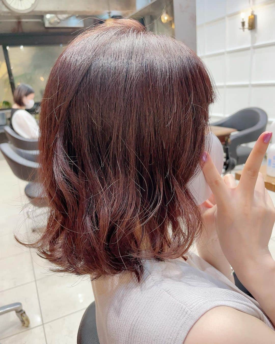 諏訪彩花さんのインスタグラム写真 - (諏訪彩花Instagram)「そーいえば！髪切りました💇‍♀️❣️ なんか、久しぶりだな、この感じ。kanaさんありがとうございますー！✨」9月11日 16時01分 - suwa_ayaka