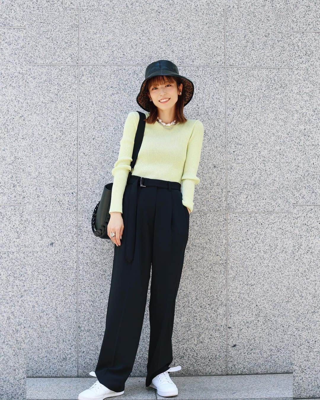 若槻千夏さんのインスタグラム写真 - (若槻千夏Instagram)「🍋🍋🍋 #ootd 🍋🍋🍋  洗えるリブニット大活躍♡」9月11日 16時29分 - wakatsukichinatsu