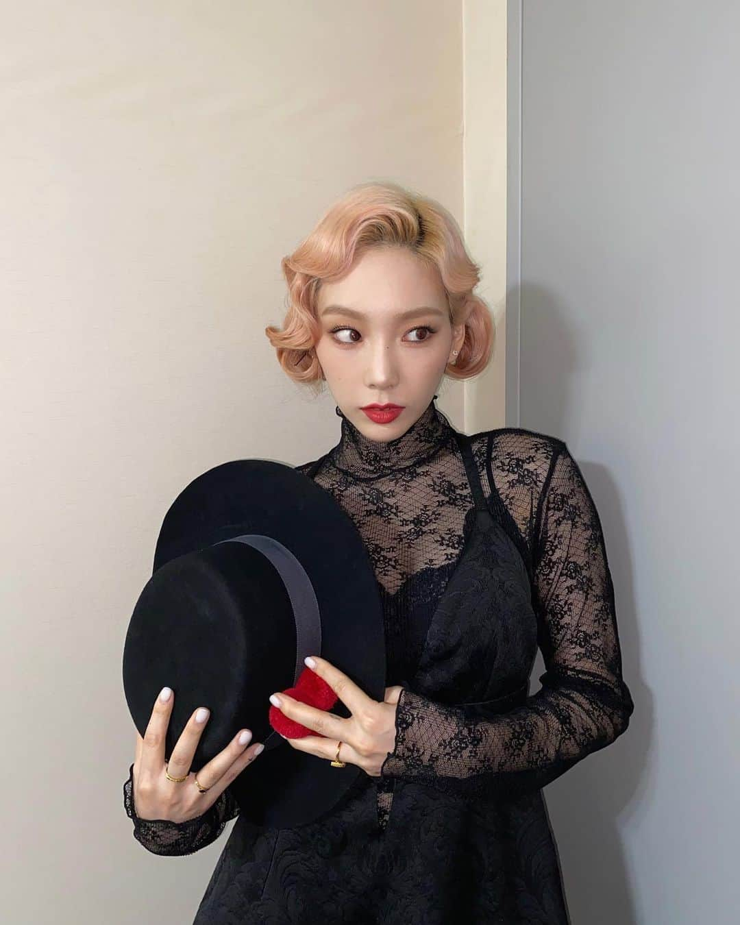 テヨン さんのインスタグラム写真 - (テヨン Instagram)「록시하탱🖤 #놀라운토요일」9月11日 17時36分 - taeyeon_ss