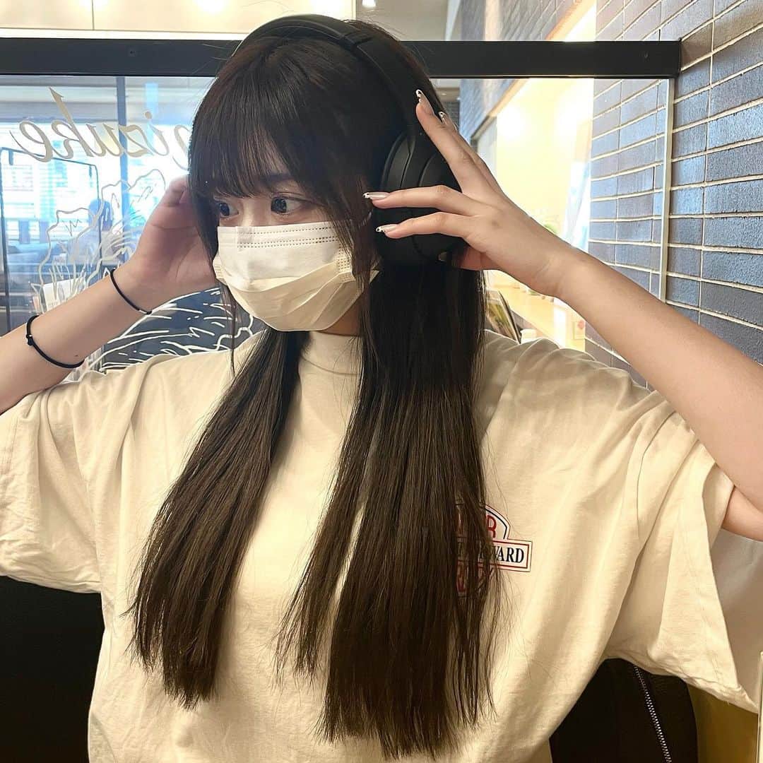 のインスタグラム：「君がいない世界好きになりたい. ・ ・ ・ ・ ・ 髪暗くなりました^ ^ 落ち着くね〜」