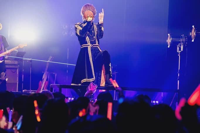 ふぇにくろのインスタグラム：「世界で1番キミが望むアイドル🤦 アイドル姿ですカッコいい？？？？？？」