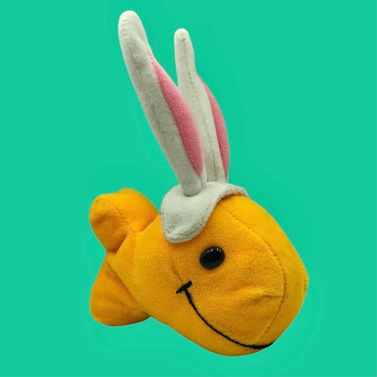 おもちゃやSPIRALさんのインスタグラム写真 - (おもちゃやSPIRALInstagram)「Goldfish Bunny Plush入荷しました！！ 3500yen+tax🌈✨」9月11日 18時40分 - spiral_toy