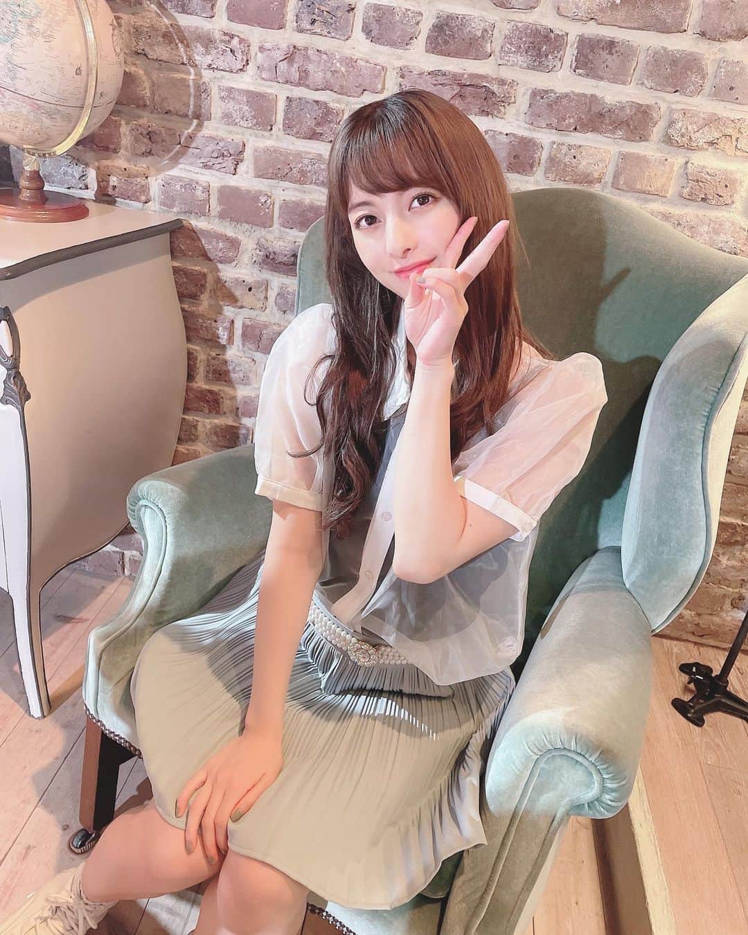 のインスタグラム：「. チェキ撮影中🌙. #神宿  #kamiyado #羽島みき #Trouble」