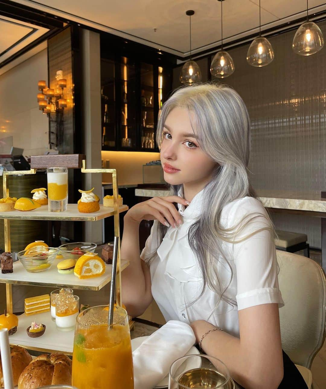 Elina 엘리나 (エリナ) さんのインスタグラム写真 - (Elina 엘리나 (エリナ) Instagram)「Mango dessert🥭🤍 망고 여한없이 먹었다 흐흐」9月11日 20時53分 - elina_4_22