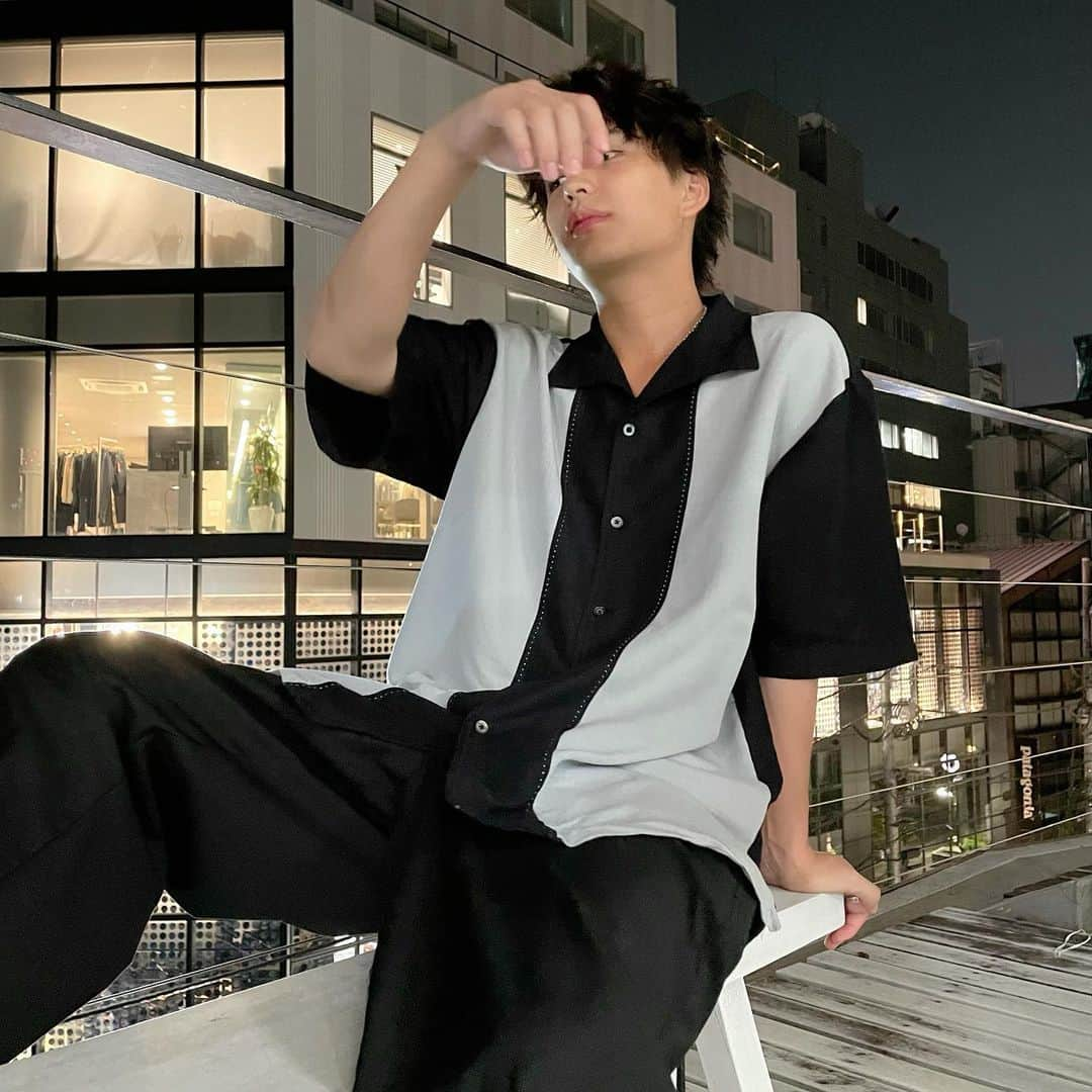 中島健さんのインスタグラム写真 - (中島健Instagram)「. たまにはこんな写真とかいる？  のかね。  👕 @newsed_japan #newsed #写真撮るという工程がしんどい #撮られるのは好き #撮ってくださいと言うのが苦手 #申し訳なくなっちゃう #克服するよう頑張ってます」9月11日 21時55分 - njpw_k