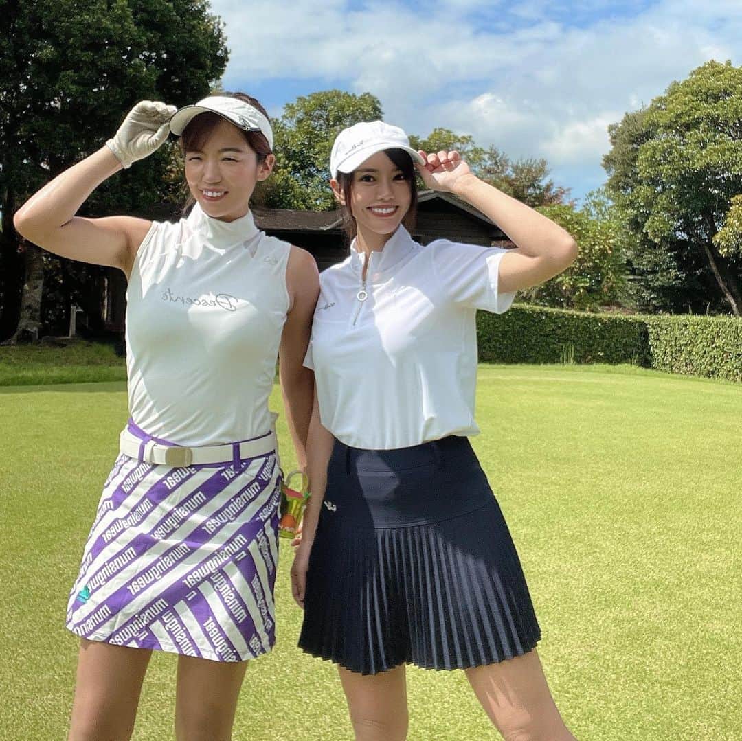 hina2221のインスタグラム：「初ゴルフ💗 ゴルフ上手い人とまわるとテンション上がるのともに練習頑張らないとと思いました🥺 . . .  #ゴルフ好き #ゴルフ #ゴルフラウンド #ゴルフ女子 #ゴルフ上手くなりたい #ゴルフスイング #ゴルフスイング動画 #ゴルフコーデ #ゴルフ男子 #ゴルフ好きな人と繋がりたい #ゴルフバカ #ゴルフ好きな人と仲良くなりたい #ゴルフウェア #ゴルフ記録 #おしゃれさんと繋がりたい #お洒落 #スポーツ好き #スポーツコーデ  #golf #vividgolf #ビビゴルフ #golfstagram #golfwear #golfgirl #golfswing #골프여자#골프스타그램 #」