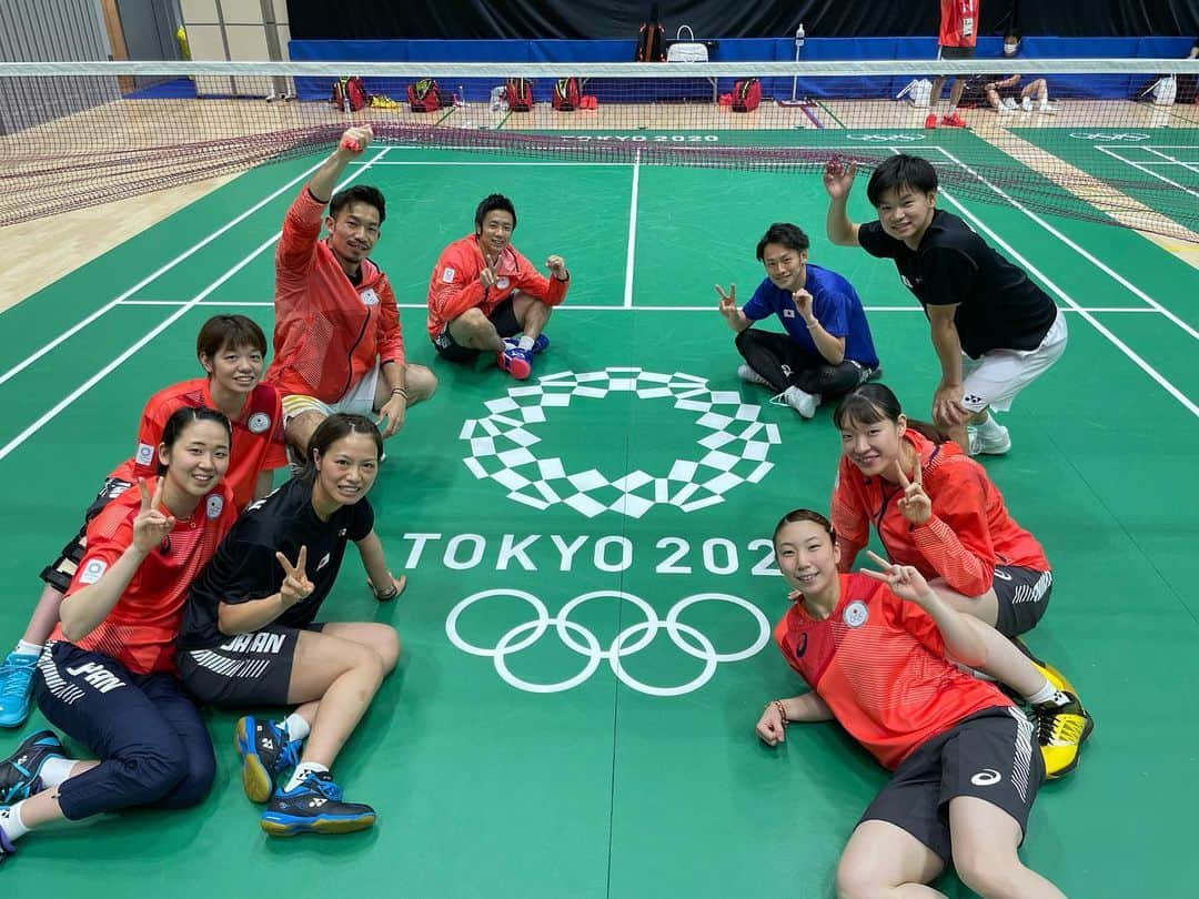 東野有紗さんのインスタグラム写真 - (東野有紗Instagram)「記念すべき、インスタグラム100投稿目🥺⚠️ 遠藤さん、カムさん、けいごさん、お疲れ様でした！！！ 偉大な先輩方。本当にかっこいいし、大尊敬してます。 すっごく、寂しいけど、先輩方のような選手になれるように頑張ります！！！  本当にお疲れ様でした！！  #遠藤さん #ソノカム　さん #大好きです #寂しい」9月12日 10時01分 - aripei.meee