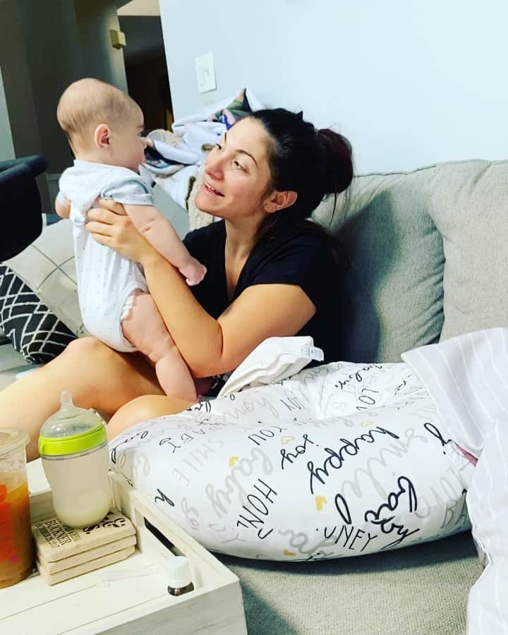 ディーナ・ニコール・コルテーゼのインスタグラム：「Kisses for mommy !!!! 🤗❤️」