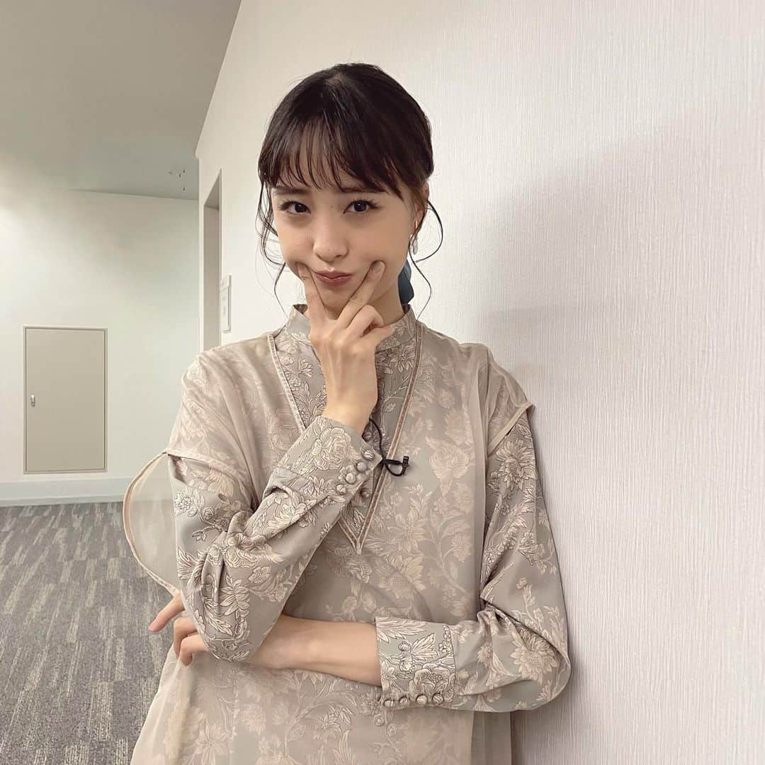 大友花恋さんのインスタグラム写真 - (大友花恋Instagram)「昨日の「池上彰のニュースそうだったのか‼︎」のお衣装です~🥰」9月12日 18時15分 - karen_otomo