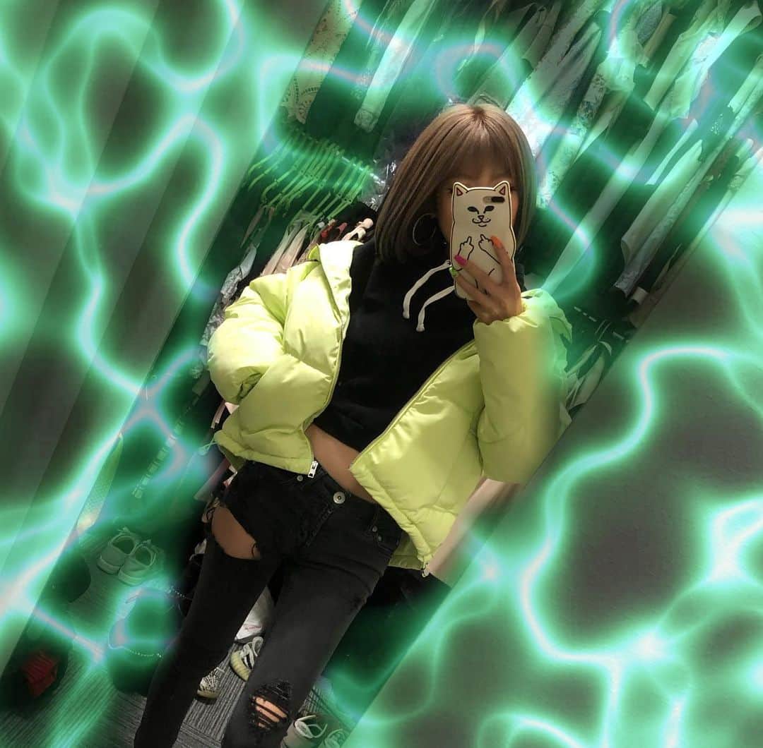 Rinoのインスタグラム：「早く冬服着たい🤍うきうき」