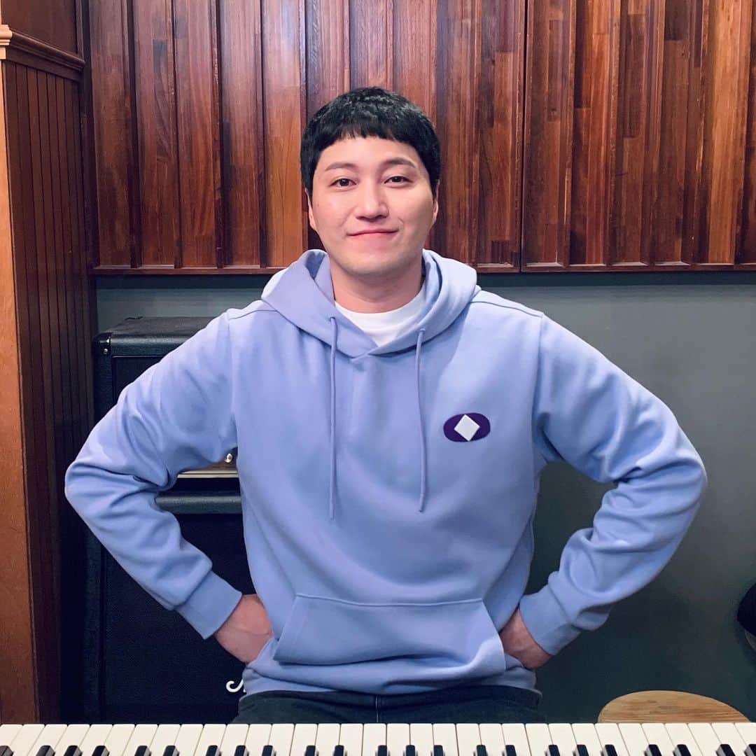 キム・デミョンのインスタグラム：「난 언제나 피아노! 🎹😊 #슬기로운의사생활시즌2」