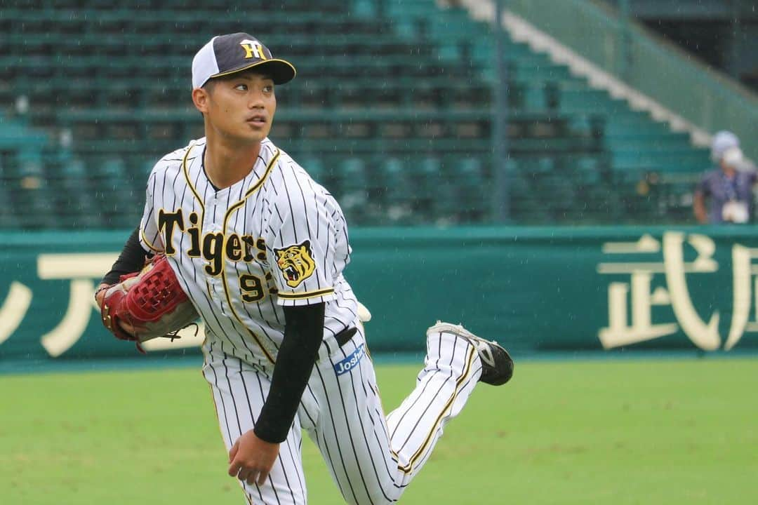 阪神タイガースさんのインスタグラム写真 - (阪神タイガースInstagram)「今日も甲子園球場でウエスタン公式戦が行われます！ 試合前練習の様子です！ #尾仲祐哉 選手 #奥山皓太 選手 #石井将希 選手 #藤田健斗 選手 #守屋功輝 選手 #山本泰寛 選手 #ウエスタンリーグ  #阪神タイガース #挑超頂」9月12日 11時12分 - hanshintigers_official