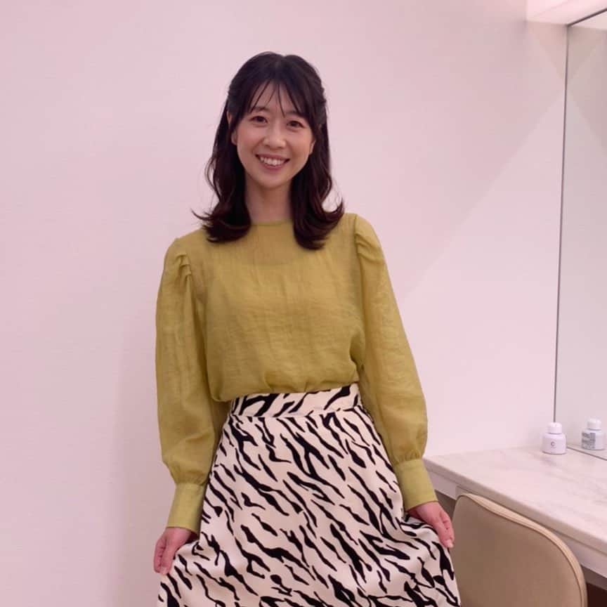虎谷温子のインスタグラム：「虎柄ハッピの中は、もっとタイガース風衣装でした🐯🐯🐯 #すまたん #阪神タイガース #広島戦」