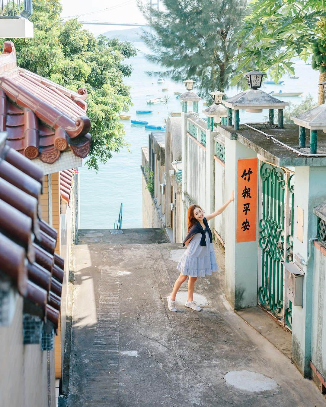 馬曉晴さんのインスタグラム写真 - (馬曉晴Instagram)「🤍 Hey travel, I’m ready when you are  📸 @benbensfilm  👗@dzagecollection 💄@csnticlesweddingmakeup 👟@filahkg  #日系 #人像 #香港 #汀九橋 #影相 #photography #portrait #hongkong #travel #ootd」9月12日 14時31分 - maisyma1999