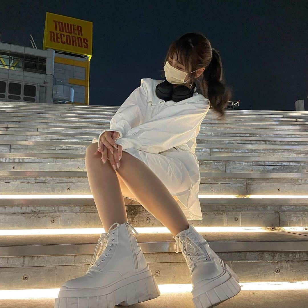 のインスタグラム：「ん？^ ^  黒髪好きですか．」