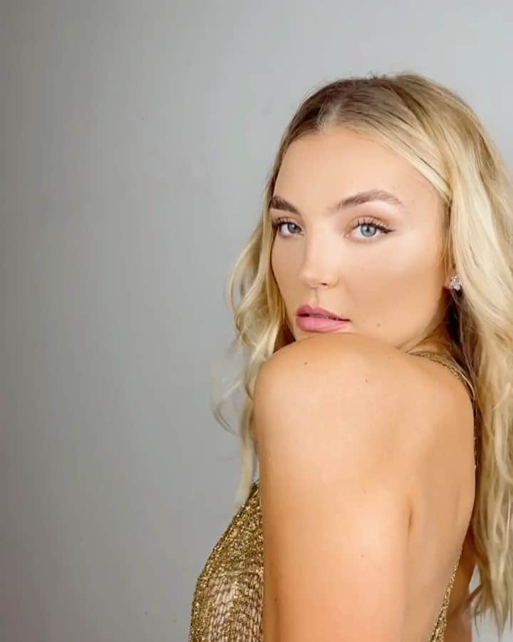 レイチェル・ヒルバートのインスタグラム：「✨✨✨」