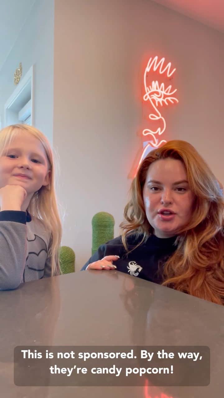 テス・ホリデーのインスタグラム：「As many of you know, my 2 sons feel veryyyy differently about social media and being on camera - my older son asked to mostly stay private and offline. But Bowie lolllll LORD, he LOVES being on camera and saying hi to y’all! He came up with the idea to try some new treats together and tell y’all what we think about- he calls them his “taste test videos” 🥺💘 So, welcome to my new series! We’ll be doing these every so often, for as long as he’s having fun! Do you have any ideas for foods we should try next?」