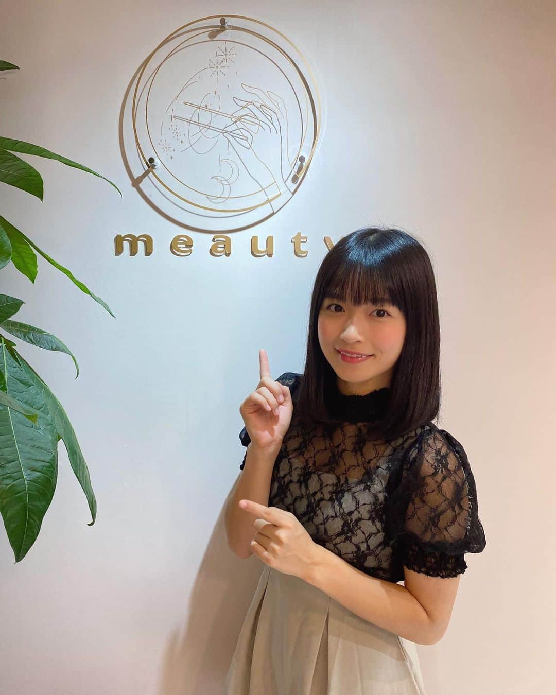 百川晴香さんのインスタグラム写真 - (百川晴香Instagram)「今日はライブ前にmeaty吉祥寺店　@meauty_kichijoji に行ってきました👏💕最近ハイフ気になってたからやっと行けて嬉しい💕今なら『ウルセラ3Dハイフ小顔+生コラーゲンMS+厳選美容液』6000shotの初回限定9,800円が（オープン記念として6,500円)で受けれます😎施術直後でも効果が実感出来て更に2〜3週間後にはよりリフトアップしちゃうんだって😎私のインスタを見たって言えば500shotプレゼント今ならしてくれるみたいです💕顔全体にしっかり当ててもらえるからオススメです💕今日行ったのにもう行きたい😂やっぱりお顔はちゃんとお手入れしないとね☺️💕 #meauty吉祥寺 #ウルセラハイフ #meauty」9月12日 23時54分 - momokawaharuka