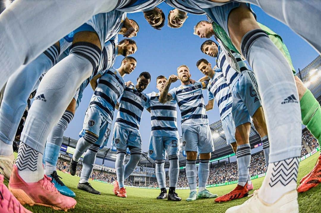 ホセ・マウリさんのインスタグラム写真 - (ホセ・マウリInstagram)「Linda noche 😃  Feliz por el triunfo y por mi primer gol en @sportingkc 🥳 💪🏻」9月13日 1時18分 - josemauri5