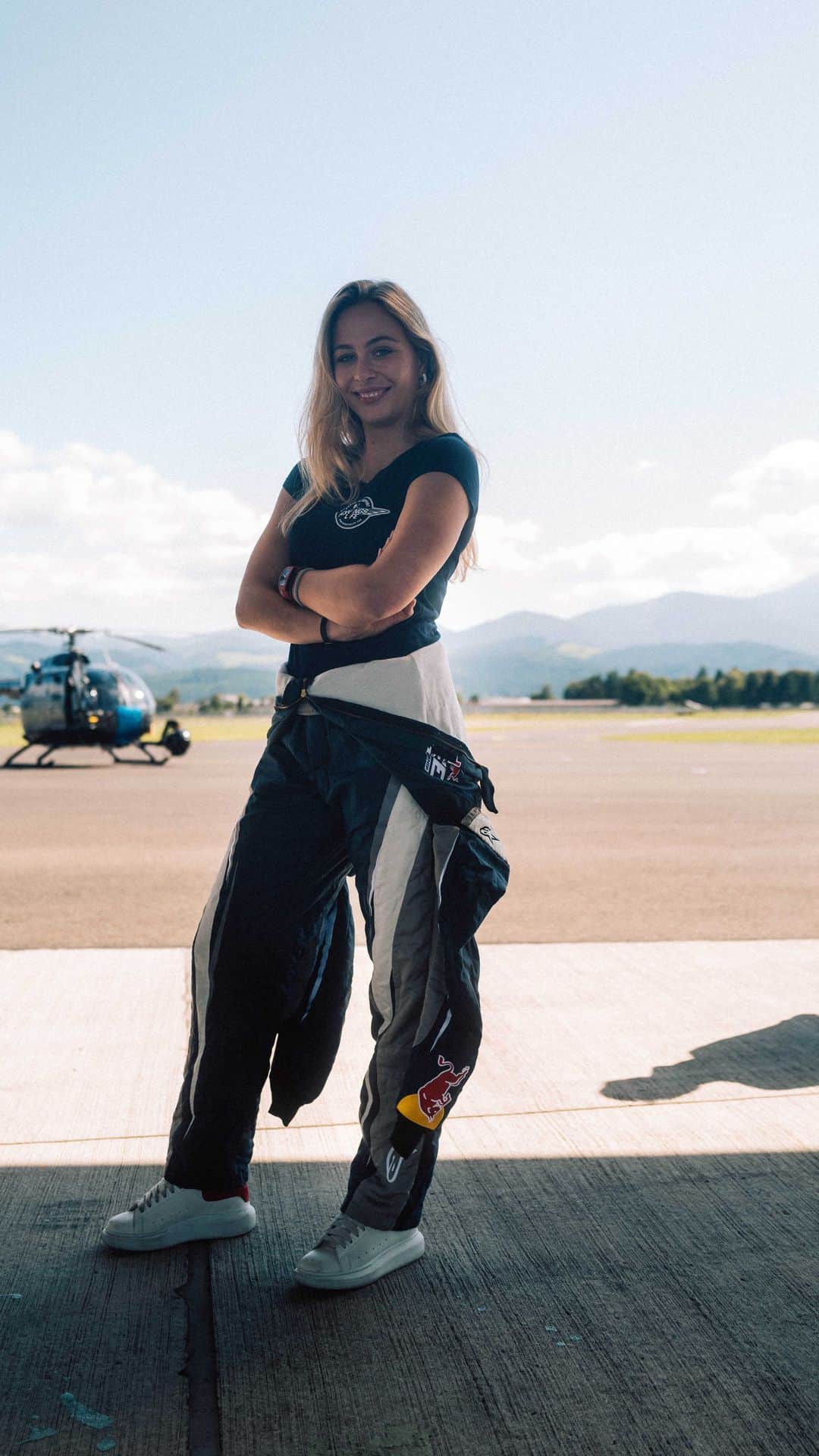 のインスタグラム：「As promised, here is the clip from the flight I had with the acrobatic airplane last week over Red Bull Ring 🇦🇹 What an experience! Now you definitely know how loud I can scream 😅 // @ran__racing @redbullmotorsports @dtm_pics // #sophia #sophia99 #changeagent #racegirl #racing #motorsport #acrobatic」