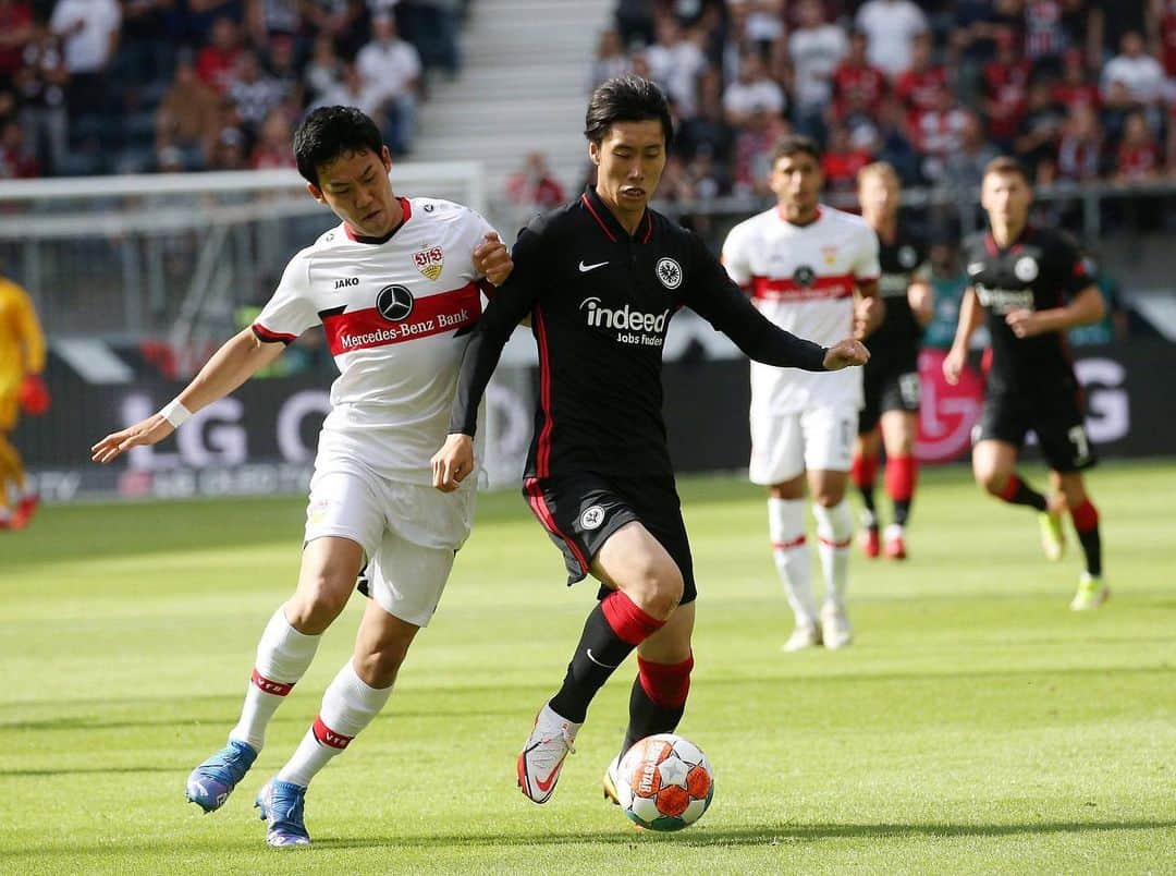 遠藤航のインスタグラム：「.. Difficult game but important point!! We’ll keep working hard 💪‼️ . . #vfb #stuttgart #bundesliga  #football #garmany #🇩🇪 . #samurai #team #oneteam  #wataruendo #遠藤航」