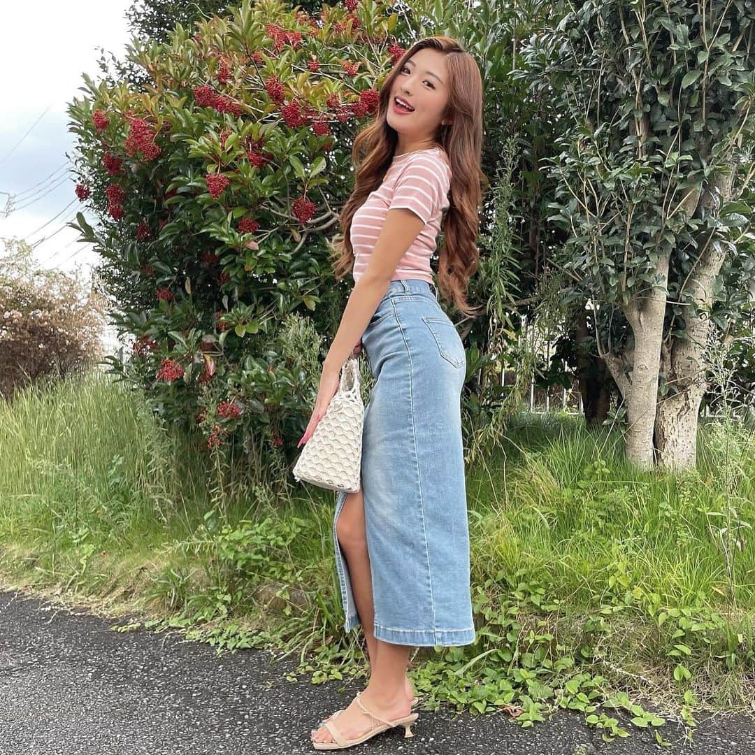 MIYABIのインスタグラム：「おはよう御座います🌞  グッスリ眠れましたか？😳✨  昨日より今日が素敵な1日になりますように💕👏  今週も頑張っていきましょう〜💜  #cyberjapandancers #サイバージャパンダンサーズ #cjd_miyabi #ミヤビーム #ミヤビコーデ」