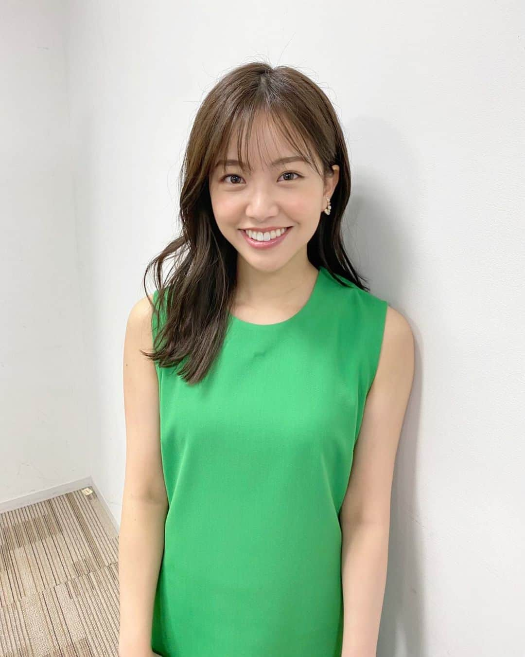 中川絵美里さんのインスタグラム写真 - (中川絵美里Instagram)「📺 明日20時〜日本テレビ系で放送の 「踊る！さんま御殿！！」に出演します。  初めてお邪魔しましたが、緊張を忘れて終始楽しめた収録でした。豪華な女性陣の様々なお悩み必見です😌  少し前の収録だったので真夏の衣装☺︎ 衣装: @victoriabeckham    @stellarhollywood   そして今週のTokyofm「THE TRAD」は夏休み中の吉田明世店員に代わって、月火も出勤いたします📻 今日明日は吾郎店長と、水木はハマ副店長とお届けします！ 初のフル出勤頑張ります🔥  #さんま御殿#日本テレビ #THETRAD#tokyofm」9月13日 10時24分 - emiri_nakagawa