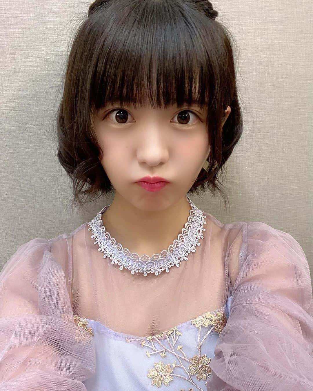 朝倉ゆりさんのインスタグラム写真 - (朝倉ゆりInstagram)「夏のデート服👗を 意識したやつ🌻 だけど色合い的に秋でも行けそう🥰 どこ連れてってくれますか？❤️ ． ． ． 朝倉ゆりグラビアDVD📀&フォトブック 「燃ゆる頬」 絶讃発売中🥰🌈 ． #グラビアDVD #オフショット 朝倉ゆり #グラビア #グラビアアイドル #アイドル #cute #ちょうどeカップ #model #idol #gravure #그라비아 #아이돌 #모델 #扎心了 #예뻐요 #可愛 #晚上好 #早上好 #インスタグラビア #求关注 #発売日 #エラバレシ #ゆりひっと #ワンピース #ワンピースドレス」9月13日 11時52分 - eb_loverinko