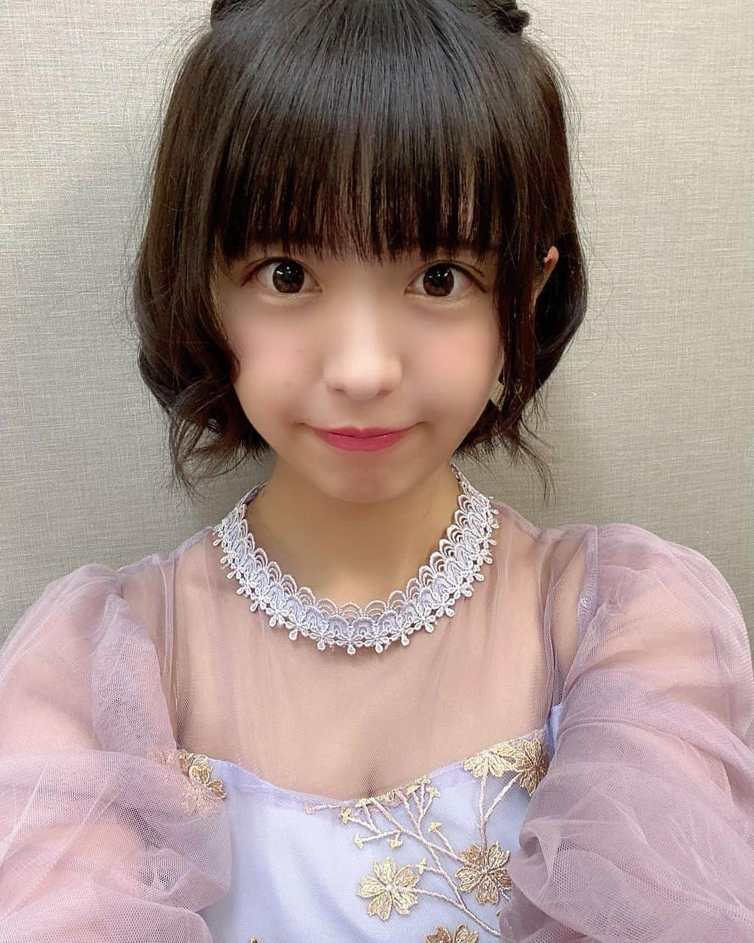 朝倉ゆりさんのインスタグラム写真 - (朝倉ゆりInstagram)「夏のデート服👗を 意識したやつ🌻 だけど色合い的に秋でも行けそう🥰 どこ連れてってくれますか？❤️ ． ． ． 朝倉ゆりグラビアDVD📀&フォトブック 「燃ゆる頬」 絶讃発売中🥰🌈 ． #グラビアDVD #オフショット 朝倉ゆり #グラビア #グラビアアイドル #アイドル #cute #ちょうどeカップ #model #idol #gravure #그라비아 #아이돌 #모델 #扎心了 #예뻐요 #可愛 #晚上好 #早上好 #インスタグラビア #求关注 #発売日 #エラバレシ #ゆりひっと #ワンピース #ワンピースドレス」9月13日 11時52分 - eb_loverinko