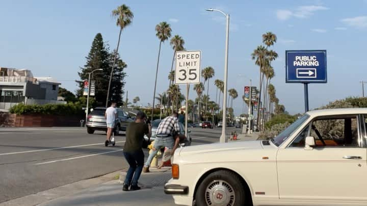 トム・サイズモアのインスタグラム：「If you see me outside fighting one of our unhoused neighbors, I’m only acting, alright? #unhousedneighbors #homeless #acting #losangeles」