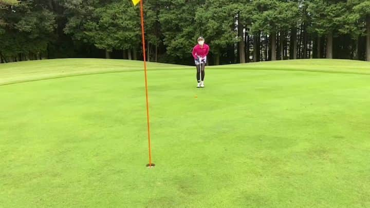 佐々木実季のインスタグラム：「東コース1H🔴445yのpar5⛳ おはようバーディーならずでした🙃まだ未経験💨💨 多分私レベルの人がおはようバーディーすると崩れるからパーで万歳🤣（本音は取りたかったw） #おはようバーディーならず #パターの精度上げたい #ゴルフ #⛳ #ゴルフ大好き #ゴルフ女子 #🏌#ゴルフ上手くなりたい #ゴルフ好きな人と繋がりたい #ゴルフ女子と繋がりたい #golf #lovegolf #ゴルフ免許証 #ゴルフ免許証アンバサダー」