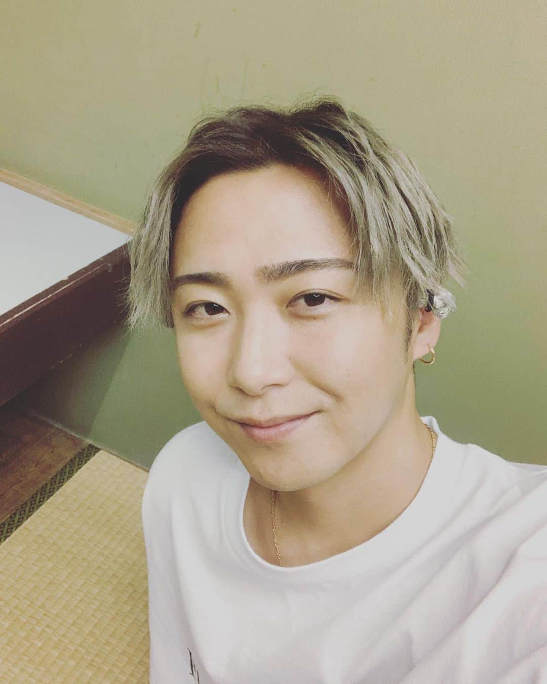 大野雄大のインスタグラム：「こんちには😊  昨日はファンクラブツアーー名古屋公演にお越し頂いた皆様、  応援していただいた皆様、  ありがとうございました😊✨  本調子は出しきれなかったのが悔しかったですが 楽しい時間を過ごさせていただいた事に感謝感謝です☺️✨  そして今日はTV番組収録をさせていただきました😊  緊張が中々取れなかったですが、 またこちらも楽しみに待っていただけると嬉しいです😌」