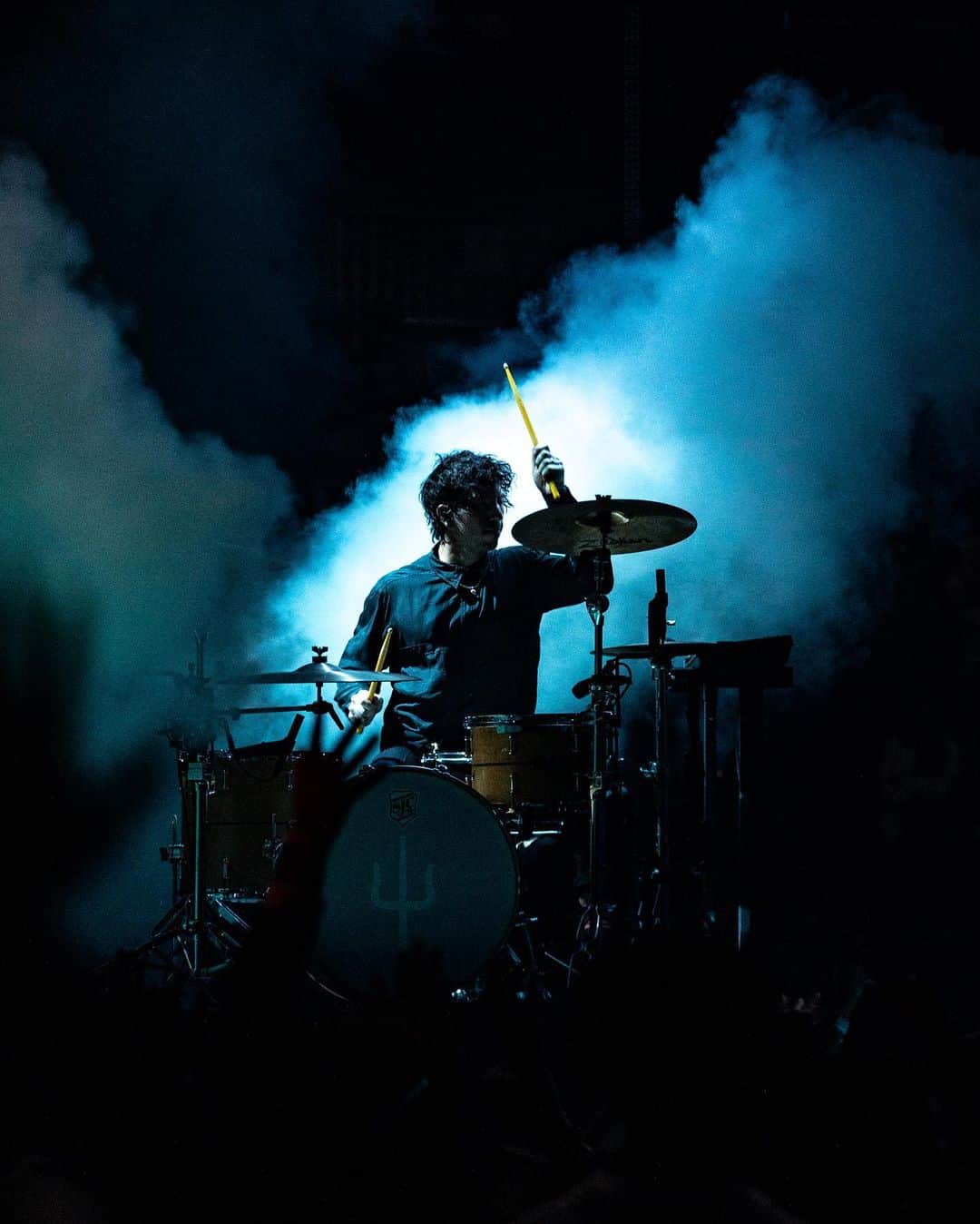 ジョシュ・ダンのインスタグラム：「playing drums!」
