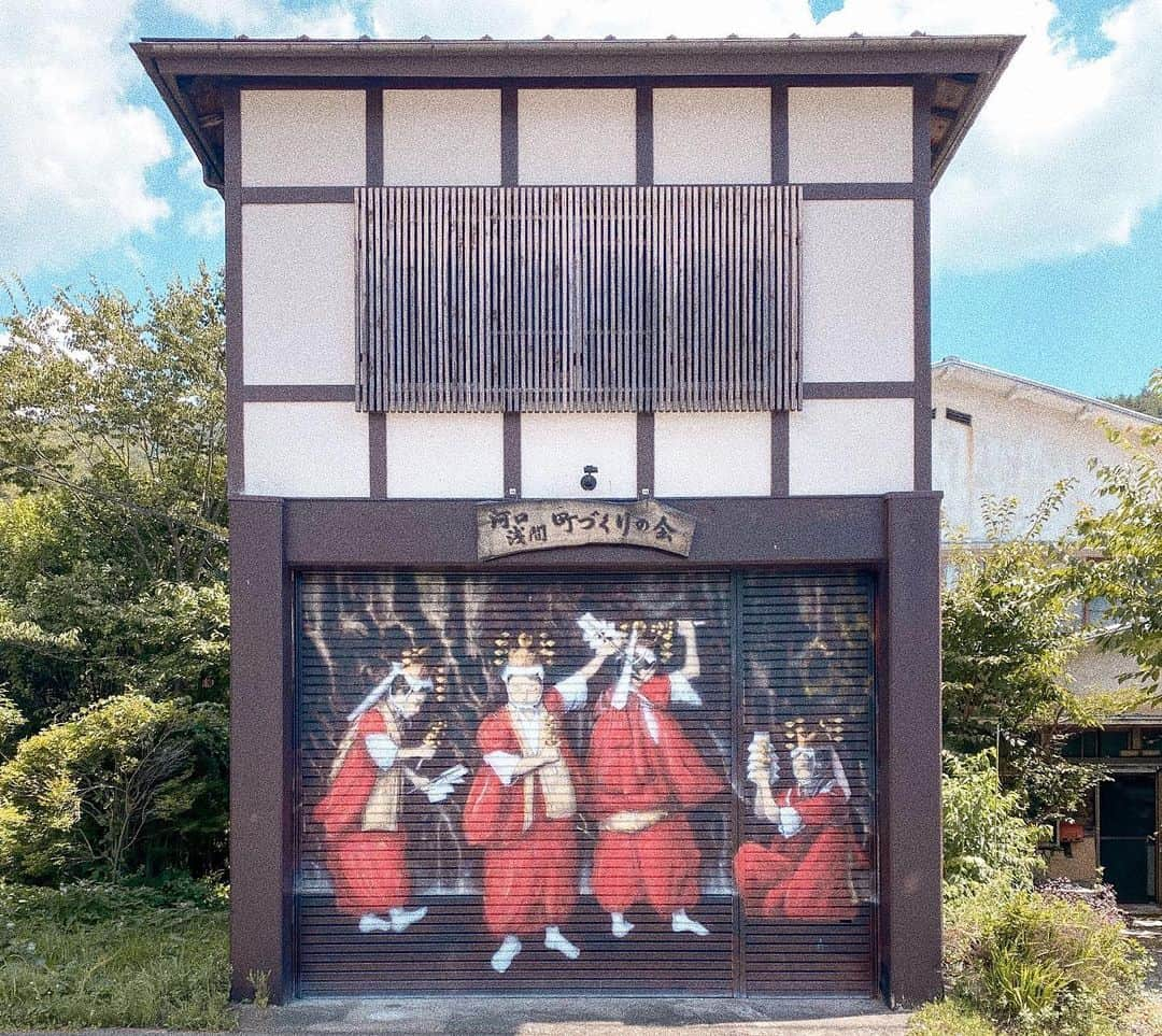 九星気学カフェさんのインスタグラム写真 - (九星気学カフェInstagram)「自然豊かで美しい河口浅間神社。 コロナが落ち着いたら、もう一度訪れたいところ。しびれます。 皆さんのオススメ神社教えて下さい⛩  #過去pic  #占い #九星気学 #九星気学カフェ  #風水 #開運 #神社めぐり  #パワースポット巡り」9月13日 21時33分 - kigakucafe