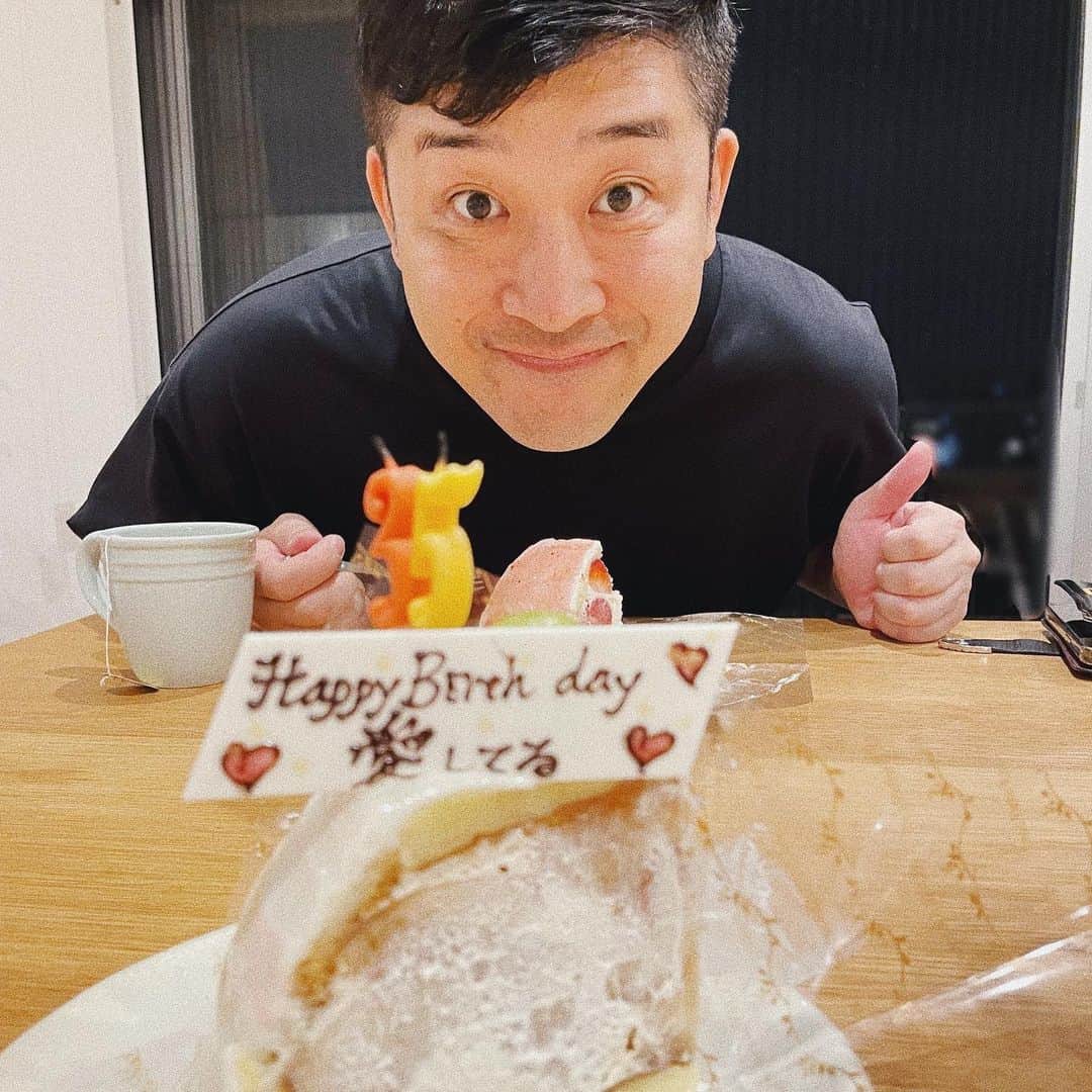 高橋愛さんのインスタグラム写真 - (高橋愛Instagram)「@abe_happy ありがとう😆 ㅤㅤㅤㅤㅤㅤㅤㅤㅤㅤㅤㅤㅤ わたしはほんっとに 幸せだよ❤️❤️❤️❤️❤️ ㅤㅤㅤㅤㅤㅤㅤㅤㅤㅤㅤㅤㅤ 大好きな @kajitsuen_meguro のケーキ🎂 ありがとう😚🍑」9月14日 4時00分 - i_am_takahashi