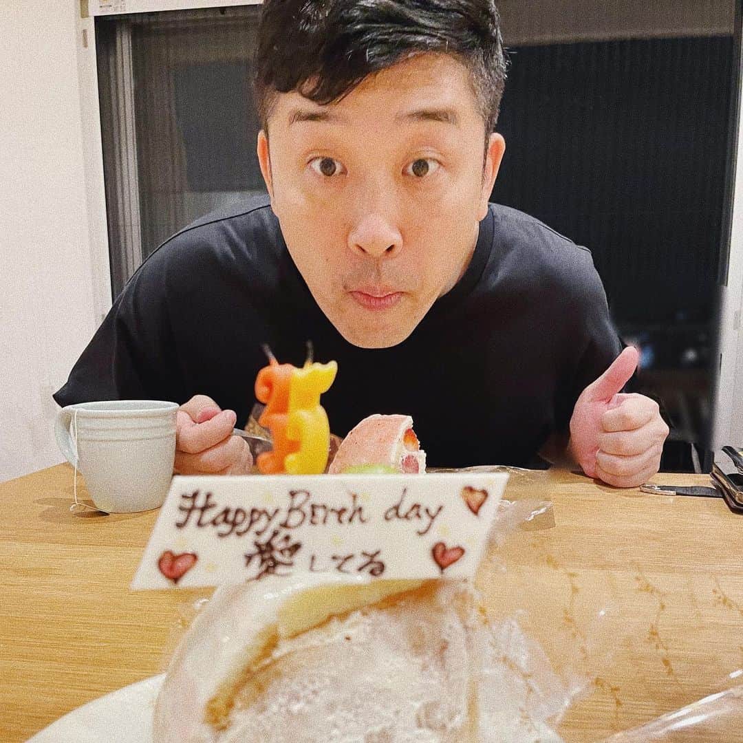高橋愛さんのインスタグラム写真 - (高橋愛Instagram)「@abe_happy ありがとう😆 ㅤㅤㅤㅤㅤㅤㅤㅤㅤㅤㅤㅤㅤ わたしはほんっとに 幸せだよ❤️❤️❤️❤️❤️ ㅤㅤㅤㅤㅤㅤㅤㅤㅤㅤㅤㅤㅤ 大好きな @kajitsuen_meguro のケーキ🎂 ありがとう😚🍑」9月14日 4時00分 - i_am_takahashi