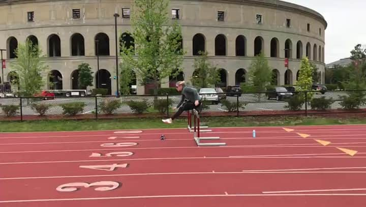 サリー・ピアソンのインスタグラム：「Home of the brave 🇺🇸  Been a privilege to have trained or competed at every major athletics stadium in the world 🌏  And even to this day, Harvard University is still one of the most impressive training facilities I have ever seen 🌏  From the moment you walk out onto the track, you get a sense of history, for you think of all the greats who have come before you who have also stepped foot onto that very track.  Still gives me goosebumps thinking about it.」