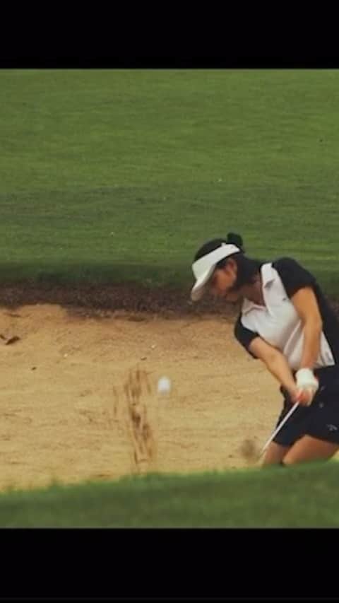 大見謝葉月のインスタグラム：「⛳️ 高台にあって景色が綺麗で気持ち良いゴルフ場でした🤍 バンカーショット頑張ったので是非見てください☺️ そしてゴルフする方、是非トーヨーカントリーに行ってみて下さい⛳️✨ @toyocc1971  #トーヨーカントリークラブ #golf」