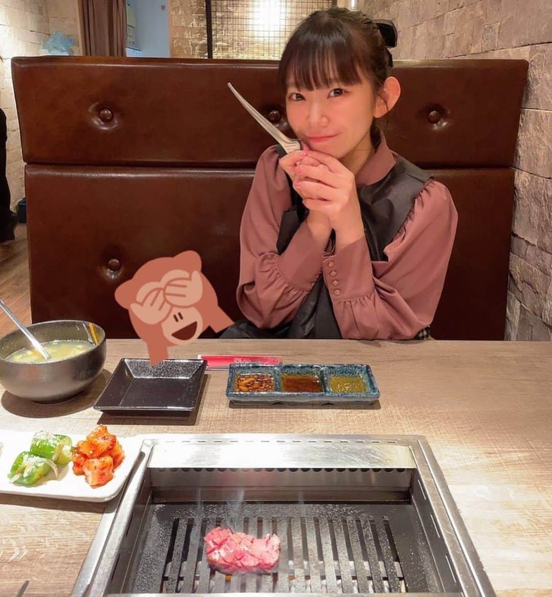 長澤茉里奈さんのインスタグラム写真 - (長澤茉里奈Instagram)「相席する？？ #焼肉 #牛恋 #美味しい」9月14日 9時53分 - marinanagasawa1008