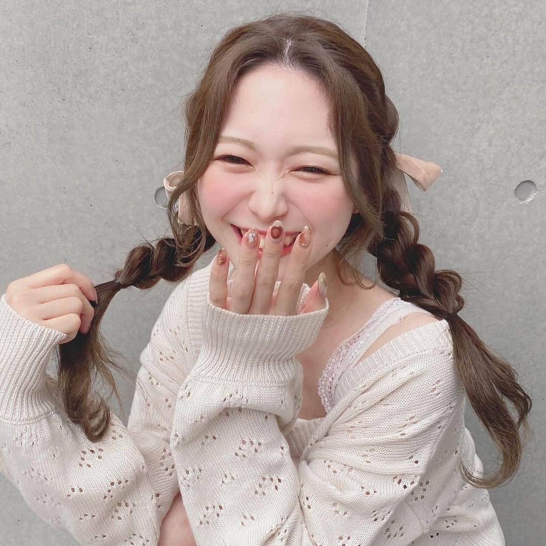 阪上彩香さんのインスタグラム写真 - (阪上彩香Instagram)「お友達にカットカラートリートメントとヘアアレンジしてもらったぁ💭 ふわふわ可愛い🥺💕」9月14日 11時33分 - ayaka_skgm