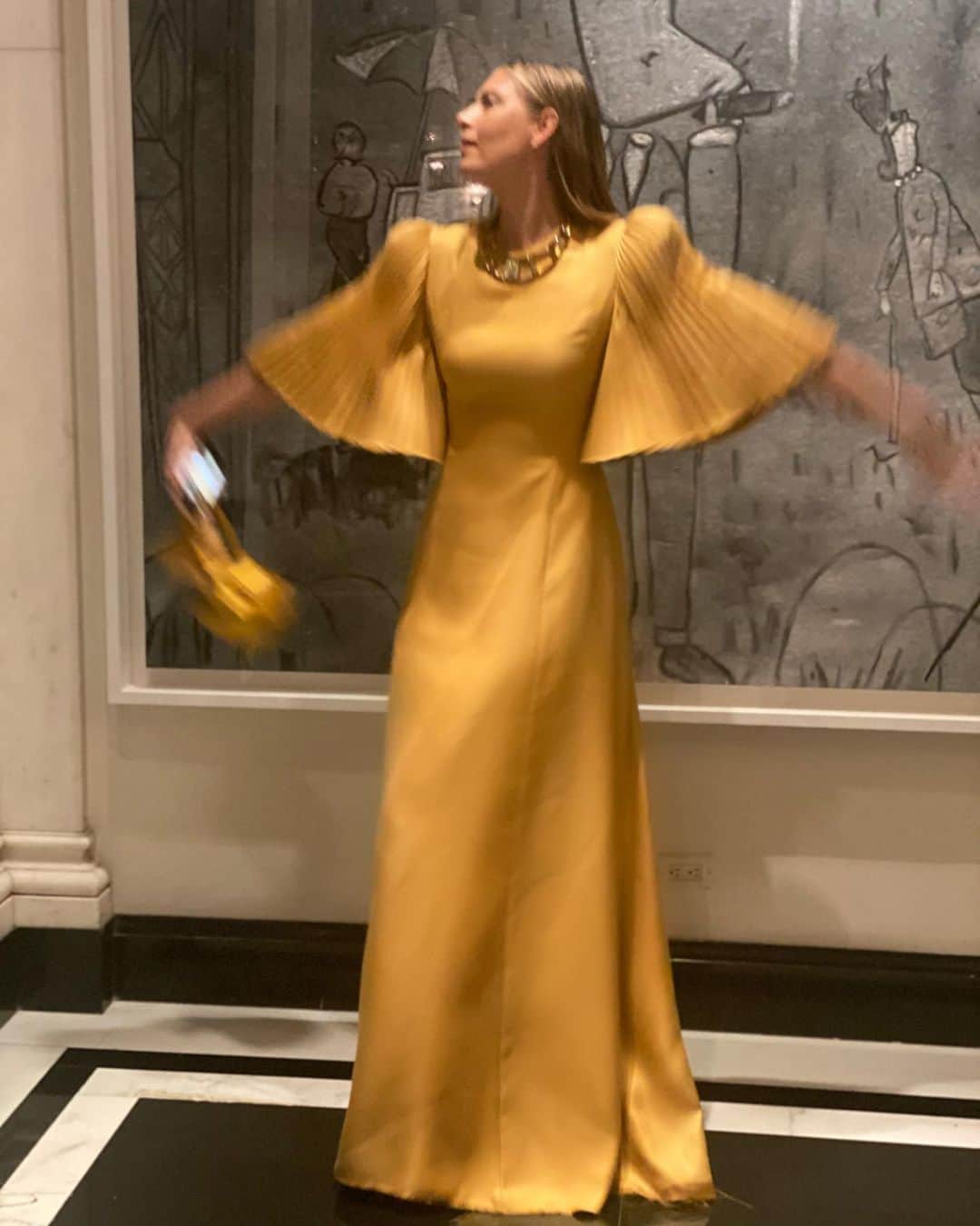 マリア・シャラポワさんのインスタグラム写真 - (マリア・シャラポワInstagram)「Mustard, but make it tres chic. 🧡 Thoughtfully crafted by @gabrielahearst #metgala2021」9月14日 14時55分 - mariasharapova