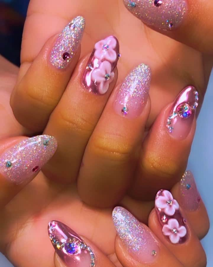 君島かれんのインスタグラム：「New Nails🌸💗 いつもかわいいnailしてくれる　@atory_gram ❤️‍🔥 大阪でネイルするときは是非😚 私のインスタ見たで新規20%off✌️ #nails #pinknails #nailart #ネイル」