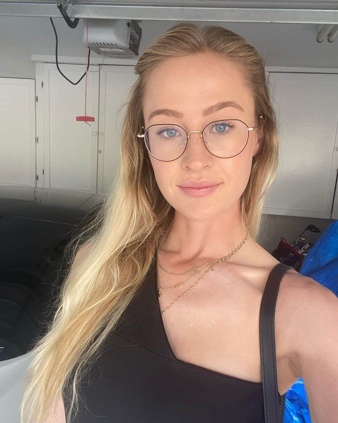 ネリー・コルダさんのインスタグラム写真 - (ネリー・コルダInstagram)「🤓🤳🏽 🌅」9月15日 3時30分 - nellykorda