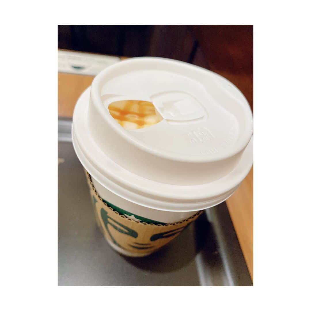石井奏美さんのインスタグラム写真 - (石井奏美Instagram)「ホットを飲み出した🍁 急に寒くなりましたので、皆さん体調お気をつけください🧸🧣」9月14日 19時46分 - ishii_kanami