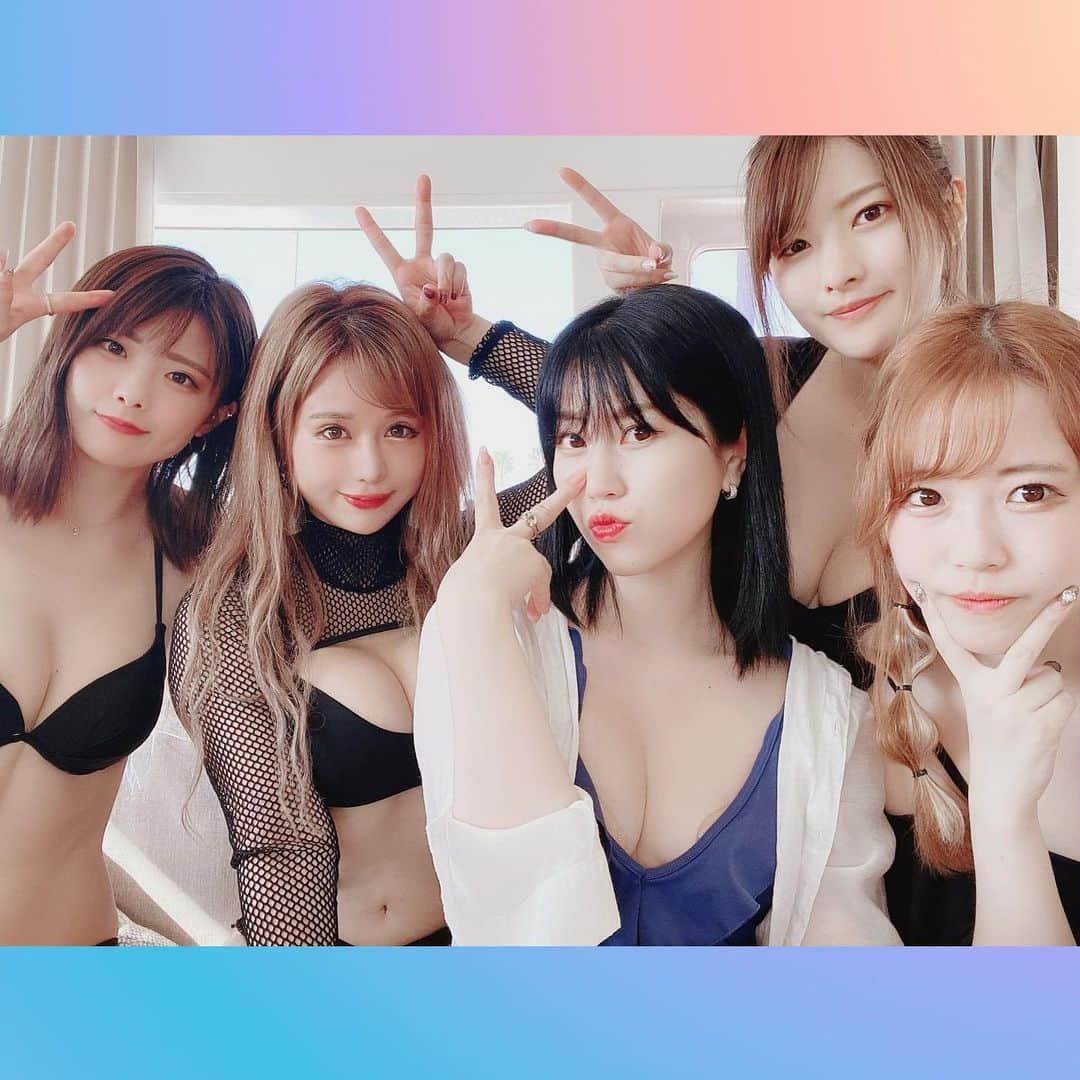 森カノンさんのインスタグラム写真 - (森カノンInstagram)「🐚👙⛵️ 今年は航海(?)出来なかったけど クルーザーの中で夏を楽しんだ🚢  #ズッ友だぉ」9月14日 22時12分 - mkanon211