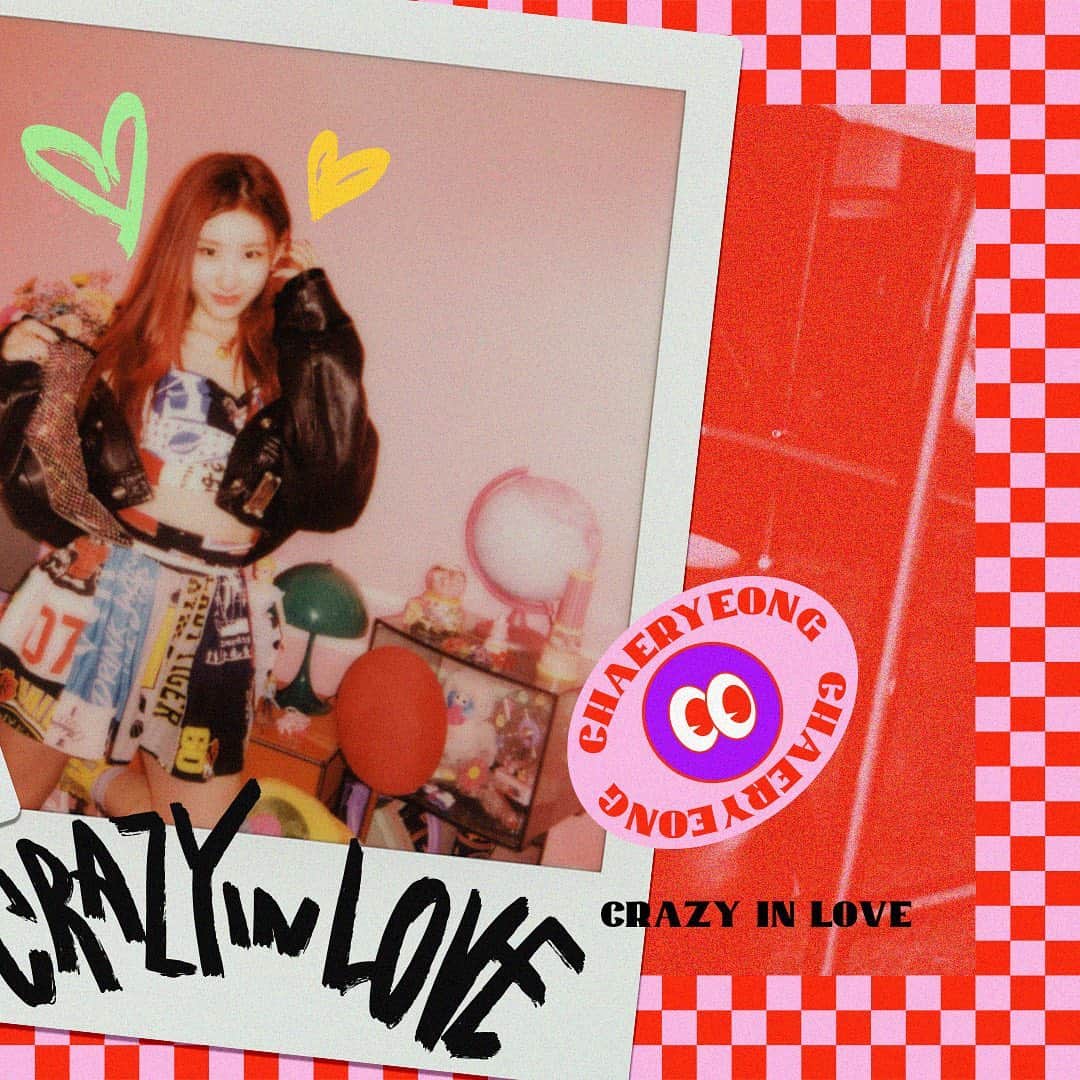 ITZYさんのインスタグラム写真 - (ITZYInstagram)「ITZY The 1st Album <CRAZY IN LOVE>   Photobook Preview #OOTD #CHAERYEONG   💟 TITLE TRACK "LOCO" 💟 2021.09.24 FRI 1PM (KST) | 0AM (EST)   <CRAZY IN LOVE> Pre-orders https://orcd.co/crazyinlove   #ITZY #있지 @itzy.all.in.us #MIDZY #믿지 #CRAZYINLOVE #LOCO #ITZYComeback」9月15日 0時10分 - itzy.all.in.us