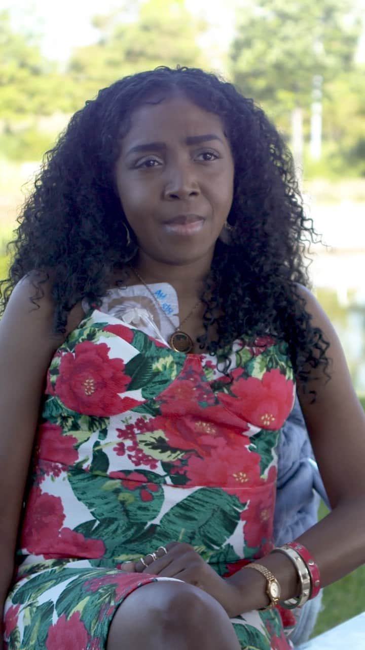 ネーブ・キャンベルのインスタグラム：「“Without many African American blood donors, people with sickle cell would not be here. It’s as simple as that. I would not be alive.”  Lydia shares why blood transfusions, from the closest blood match possible, are critical in treating complications from #SickleCellDisease.  Tap the link in our bio to learn more.  #TeamUp4SickleCell #BlackBloodDonorsNeeded」