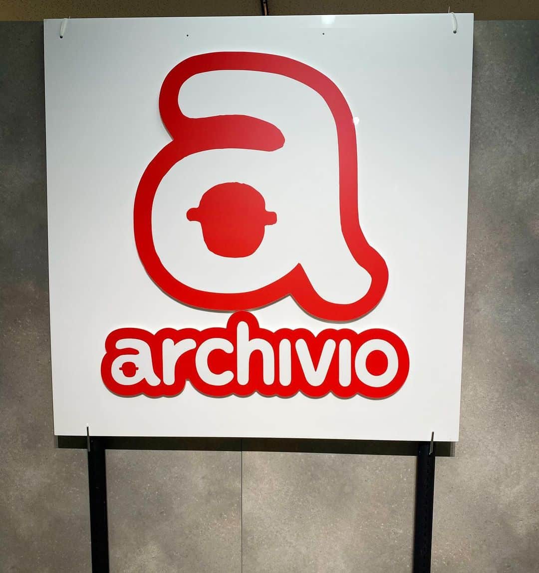 のインスタグラム：「・ 先日ウェア契約していただいているアルチビオさんの展示会に行ってきました👚🥰 来年の春夏もめちゃくちゃ可愛い尽くし🤤❤️❤️ いつもアルチビオさんの展示会はほんとにテンションが上がります🤩 堀江店の皆様にも久しぶりにお会いでき、お祝いしていただきました😍❣️ ありがとうございます💐 アルチビオさんのウェアはデザイン性も機能性も最高です😆！！ 今週も可愛いウェアを着て頑張ります✊」